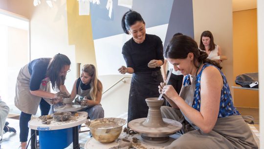 Workshop na Casa Vogue ensina a fazer chawan